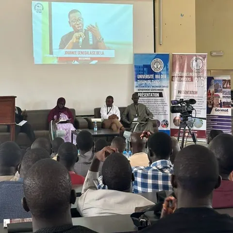 Photo – GEOMAT Ingénierie, Sponsor de la Journée Sénégalaise de la Géotechnique tenue à l’Université Iba Der Thiam de THIES par l’UFR Sciences de l’Ingénieur (UFR SI) et Réseau des Ingénieurs Géotechniciens
